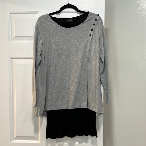 Double layered sweater - Picture 1 of 3